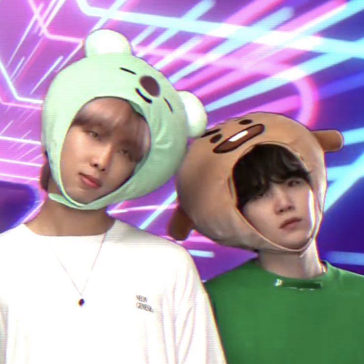 its been a while since i’ve fixated on how tiny yoongi is next to namjoon