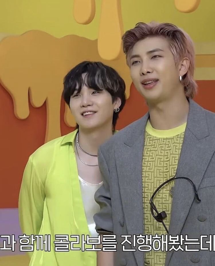 hourlynmgi's tweet photo. its been a while since i’ve fixated on how tiny yoongi is next to namjoon https://t.co/3qnw2LcMr2