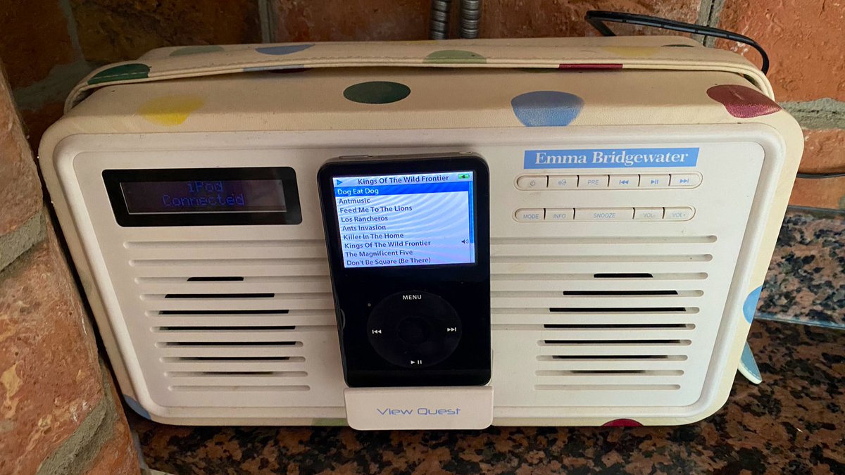 Gone retro in every sense of the word tonight, A new royal family, a wild nobility …