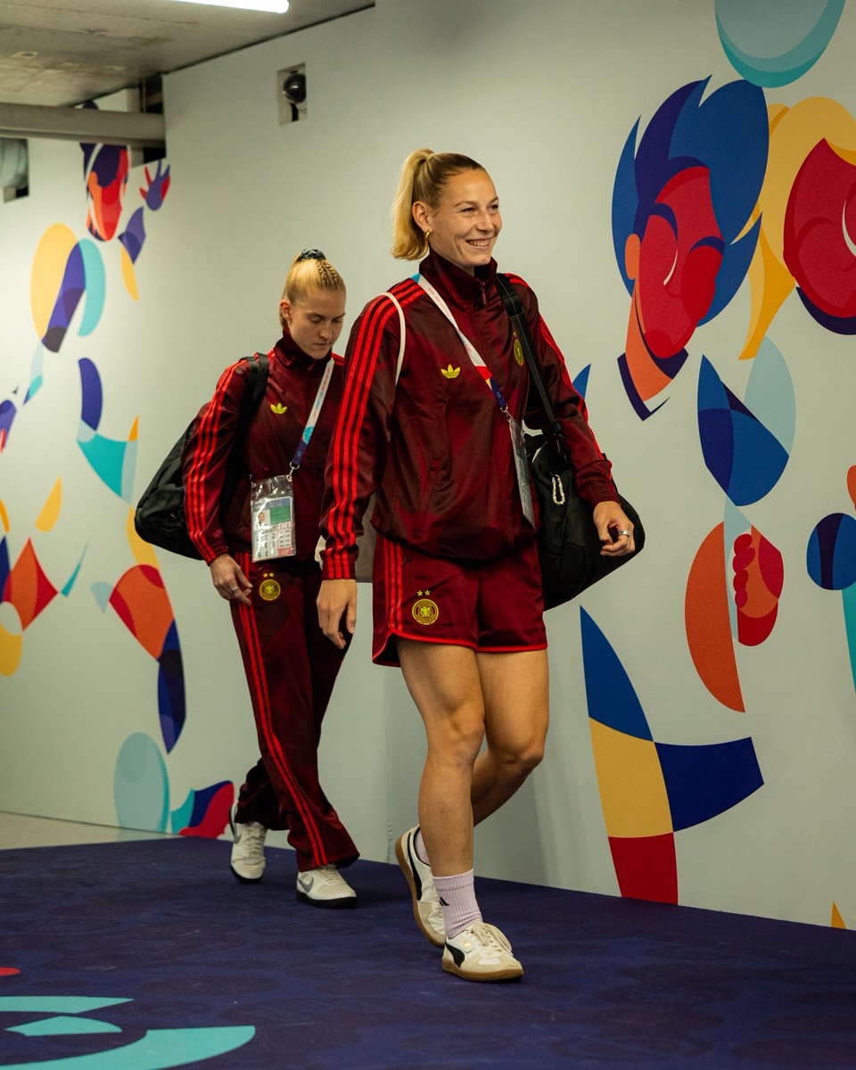 DFB_Frauen's tweet image. Viertelfinale - here we come! 🙌
#WEURO2025 #FRAGER
📸 Yuliia Perekopaiko/DFB