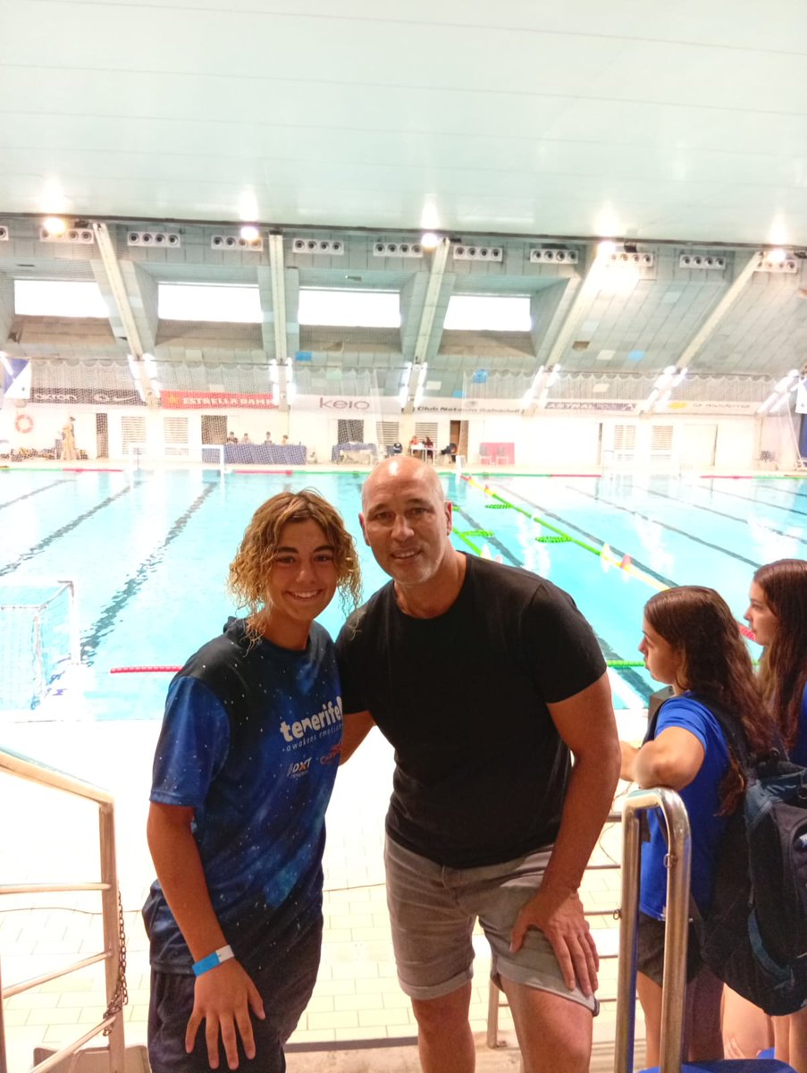 👏 Nuestra canterana Aroa Rodríguez 🤽🏻‍♀️ viviendo una experiencia deportiva en Barcelona ✈️

💪 Entrenos en el <a href="/CNAB_oficial/">Club Natació Atlètic-Barceloneta</a> junto al entrenador del primer equipo femenino y de la Selección Española Junior Masc, Chus Martín 👏, recientemente campeón del Mundo sub20 🏆