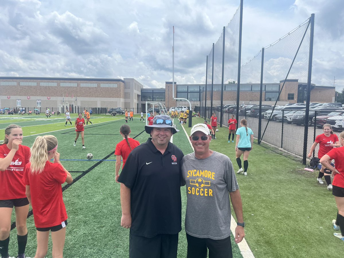 OakHillsWSOC's tweet image. Hey @KnodleRobbie where you at? Ps. Sycamore looks great in red!!