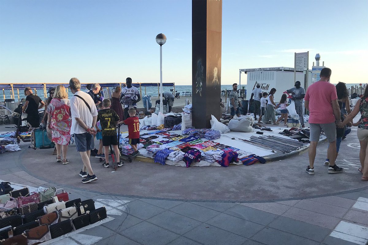 Directa (@la_directa) on Twitter photo #RACISME | L'antiracisme del Camp de Tarragona es planta contra la "persecució i criminalització" dels manters directa.cat/lantiracisme-d…✍️ <a href="/AlbertAlexan/">Albert Alexandre</a> #RACISME | L'antiracisme del Camp de Tarragona es planta contra la "persecució i criminalització" dels manters directa.cat/lantiracisme-d…✍️ <a href="/AlbertAlexan/">Albert Alexandre</a>