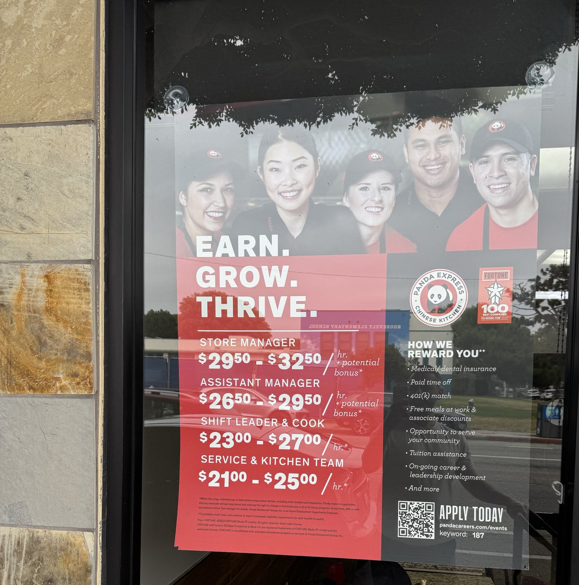 SinaiLawFirm's tweet image. things I learned on my walk this morning
You can make $32.5/hour making orange chicken
Tide is opening dry cleaning retail