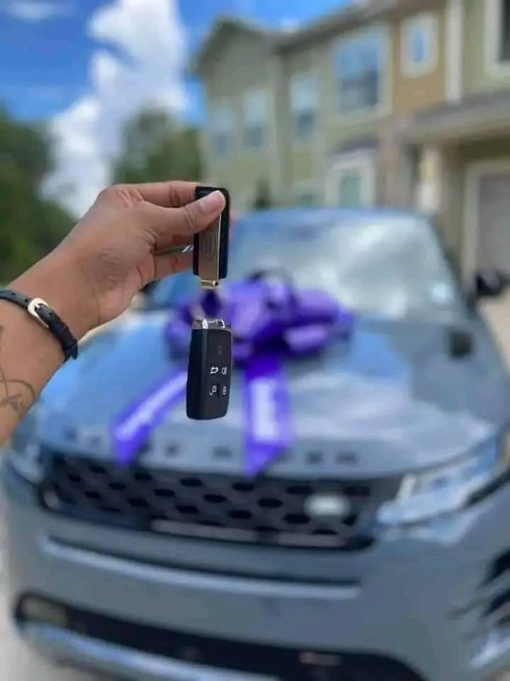 SyalalaAngelina's tweet photo. I join this great platform few months back,Though the help of my neighbor who introduce me to Mr @Joe_Boniface1.l have been investing &amp; earning without any issue,l received my profit weekly &amp; I am thankful sir🙏🏻I just got myself a new car, I'm the most happiest woman on Earth🎊🙌🏻 https://t.co/thlfTSGzFu