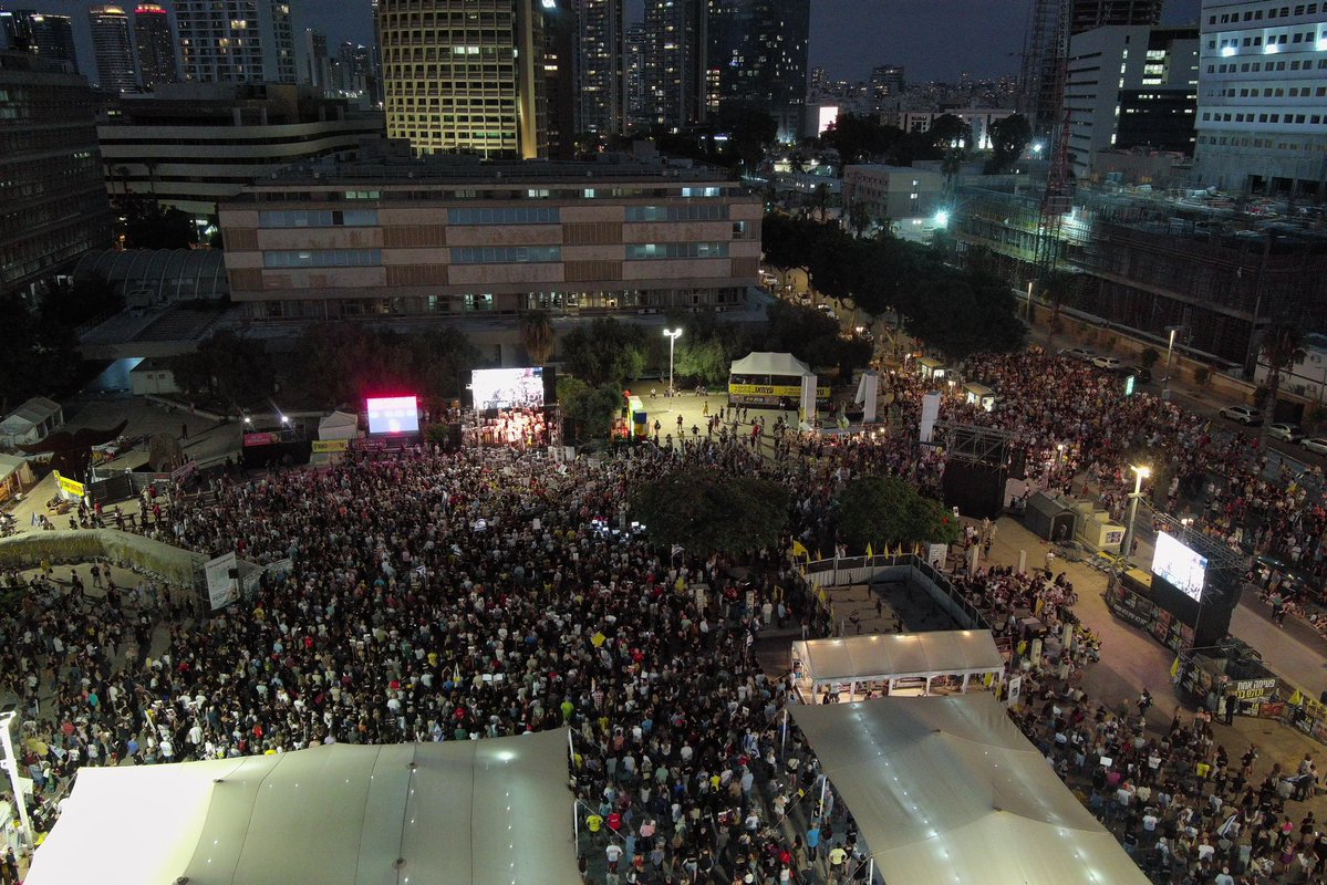 Omer_Lubi's tweet image. איפה שהם רואים אויבים וכסף זר אני רואה את ישראל היפה: אזרחים שאכפת להם, יוצאים לרחוב, נאבקים למען המדינה. אנחנו לא אותו דבר.
צילום: יאיר פלטי