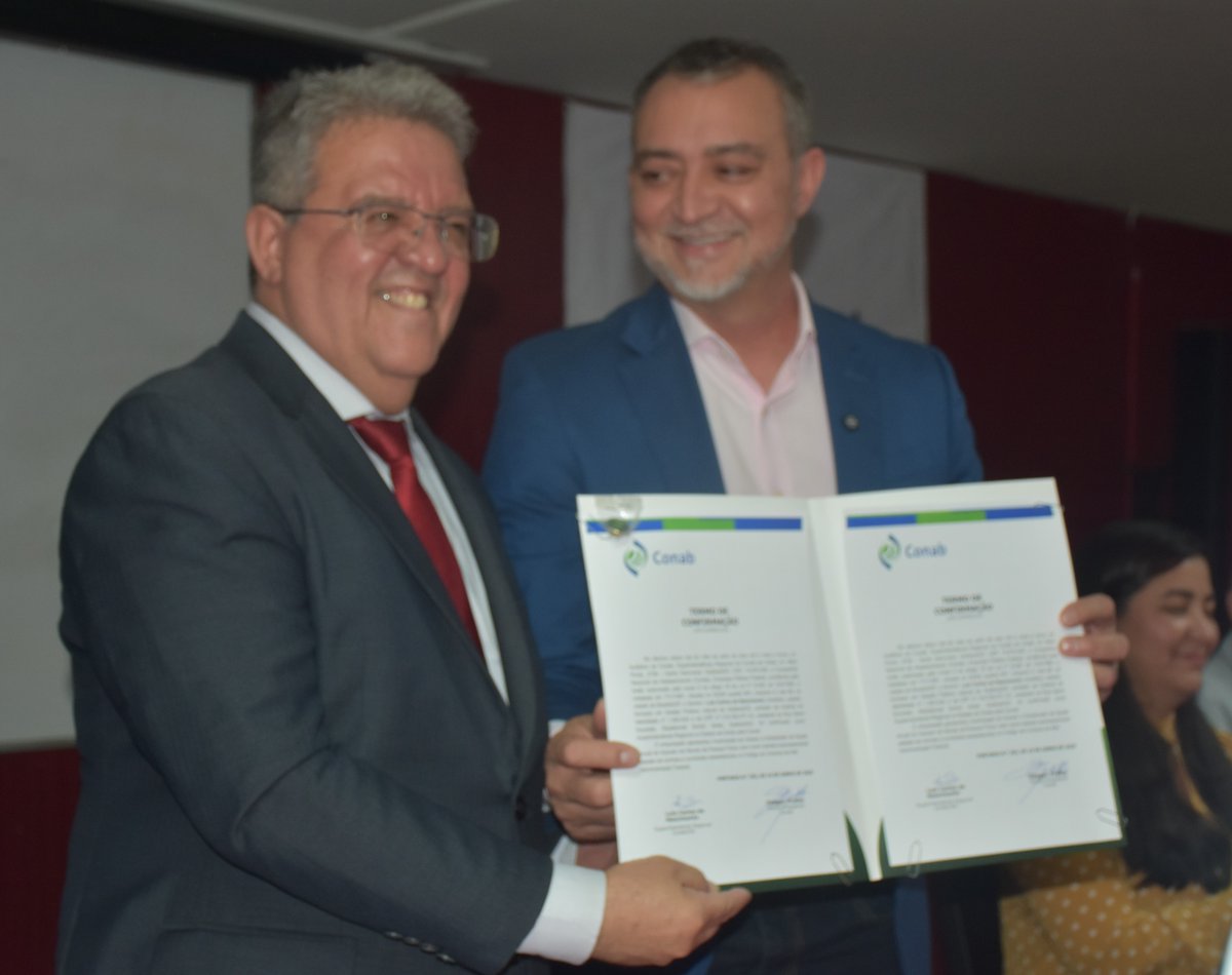 spsebastian's tweet image. A posse do novo superintendente da #Conab em Goiás foi bem prestigiada por lderanças, classistas, políticas e agricultores familiares de todas as regiões do estado. parabéns e sucesso #Luizinho! Valeu @Adriana_Accorsi!

Fotos: @spsebastian