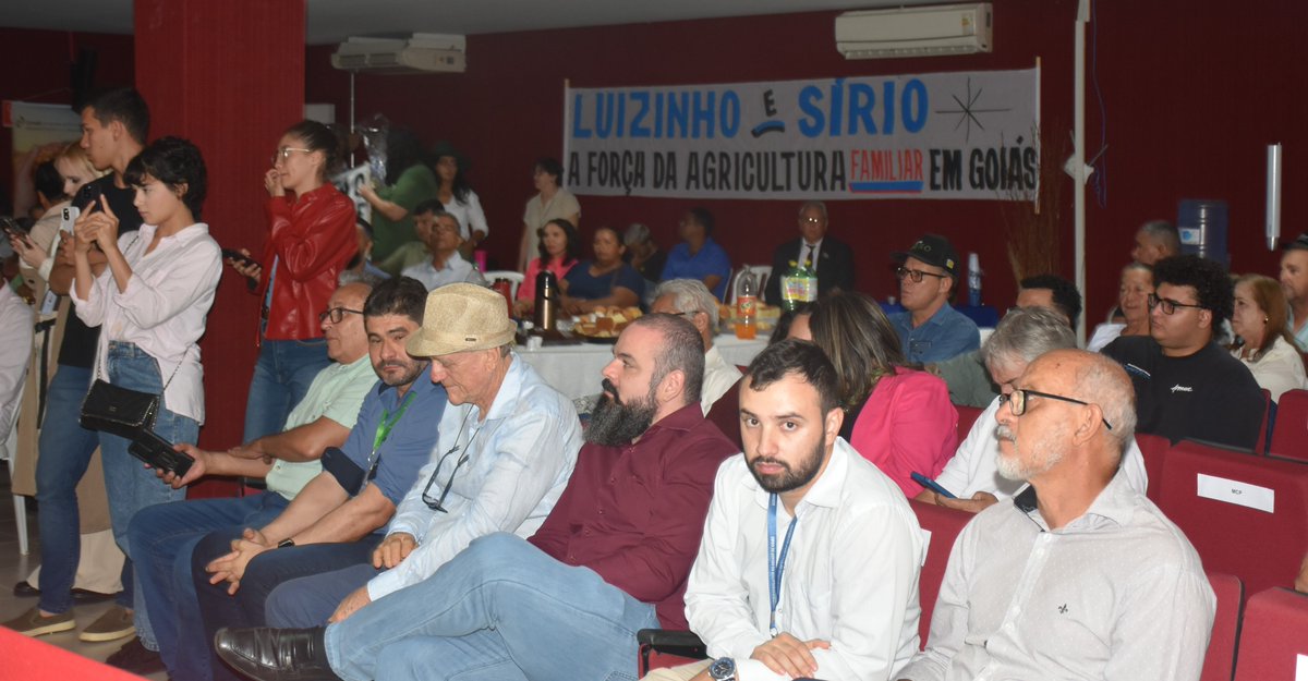 spsebastian's tweet image. A posse do novo superintendente da #Conab em Goiás foi bem prestigiada por lderanças, classistas, políticas e agricultores familiares de todas as regiões do estado. parabéns e sucesso #Luizinho! Valeu @Adriana_Accorsi!

Fotos: @spsebastian