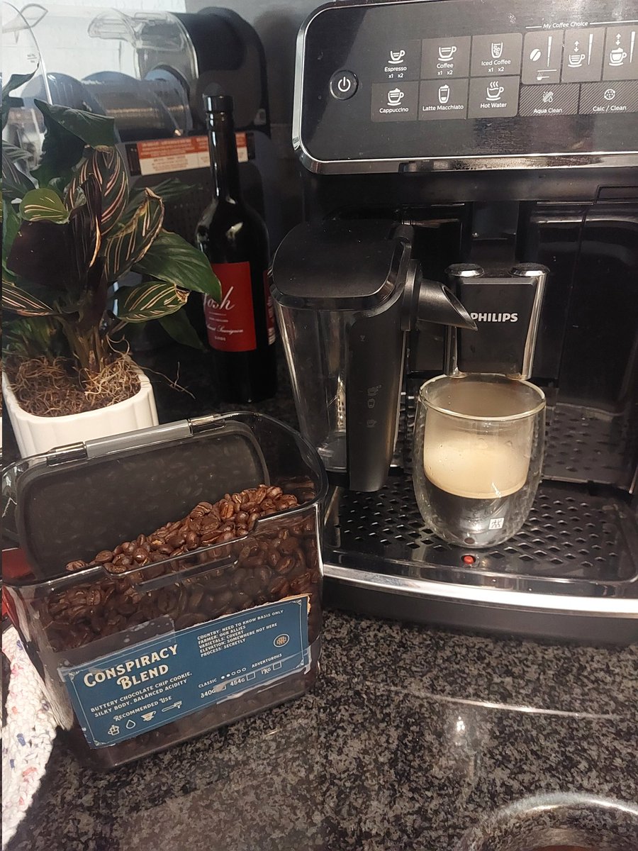 OShenMetaX's tweet image. It&apos;s a @RepofRaefen kinda morning!

Damn good coffee!!