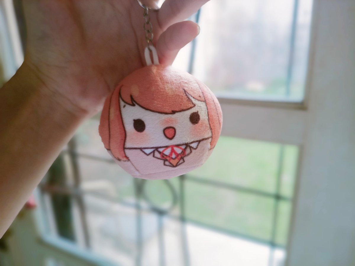 ayacchi_corner's tweet image. Somehow she&apos;s getting smaller and smaller. 😳
