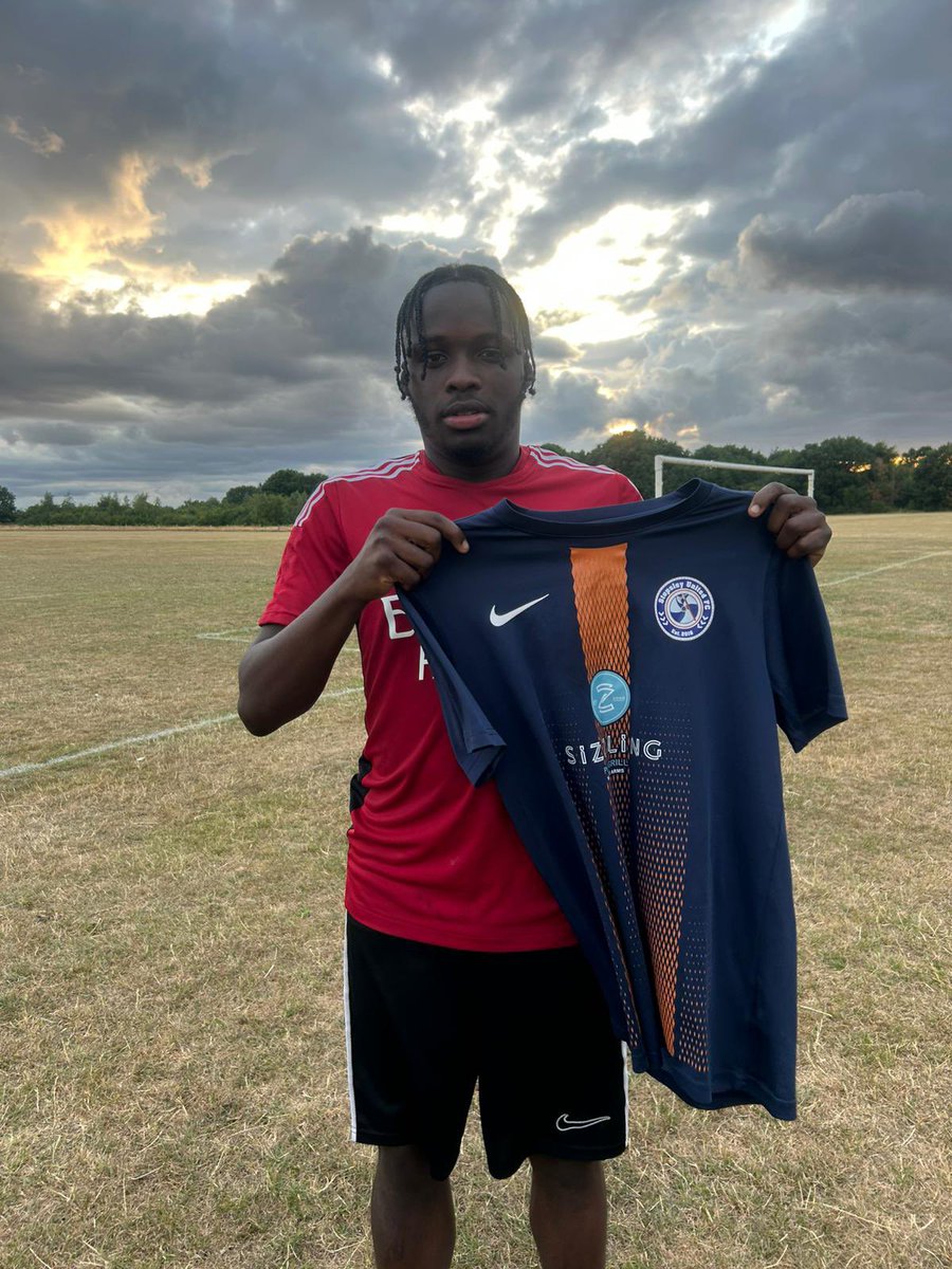 📢 NEW SIGNING 📢

Happy to announce another forward, Devante King ‘DK’! Previously playing at Colney Heath. He can play anywhere in the forward line and has looked very sharp in training. Welcome DK!