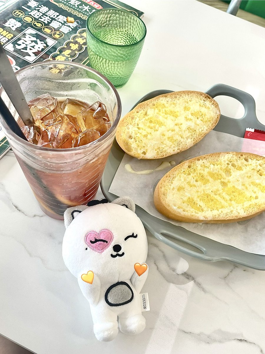奶油豬+凍檸茶😋🍋

모든 일이 잘 되기를 바랍니다…
#오늘도메로냥 #오늘도챙심 