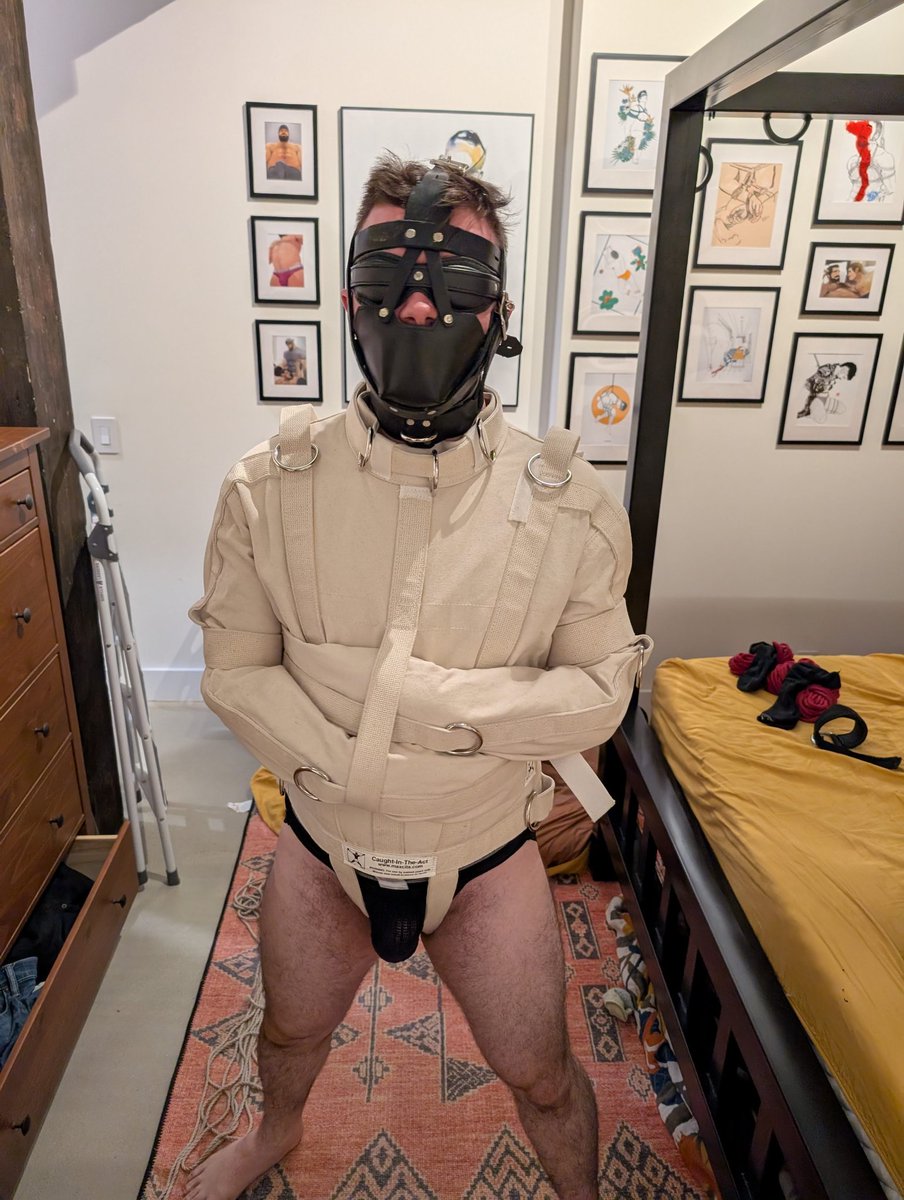 ThatBondageGuy tweet media