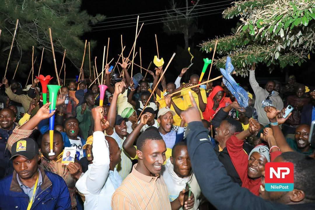 IamEnock_abe's tweet image. This picture reminds me of those days of campus politics around Kyambogo. Whenever the FDC and NUP camps would meet 😂😂😂