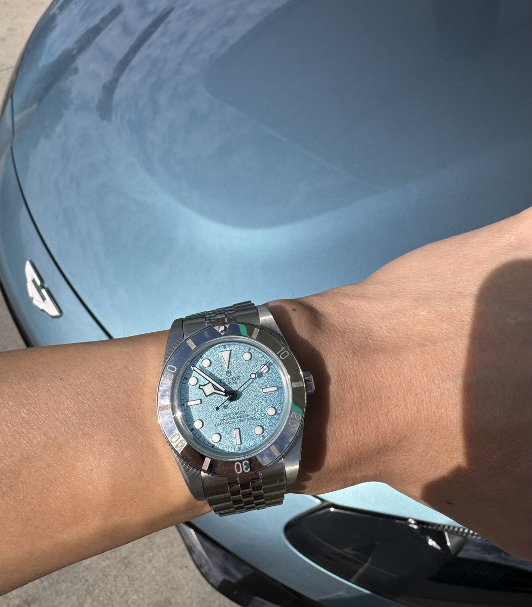 charlesc_eth's tweet image. When the watch matches the car 🩵