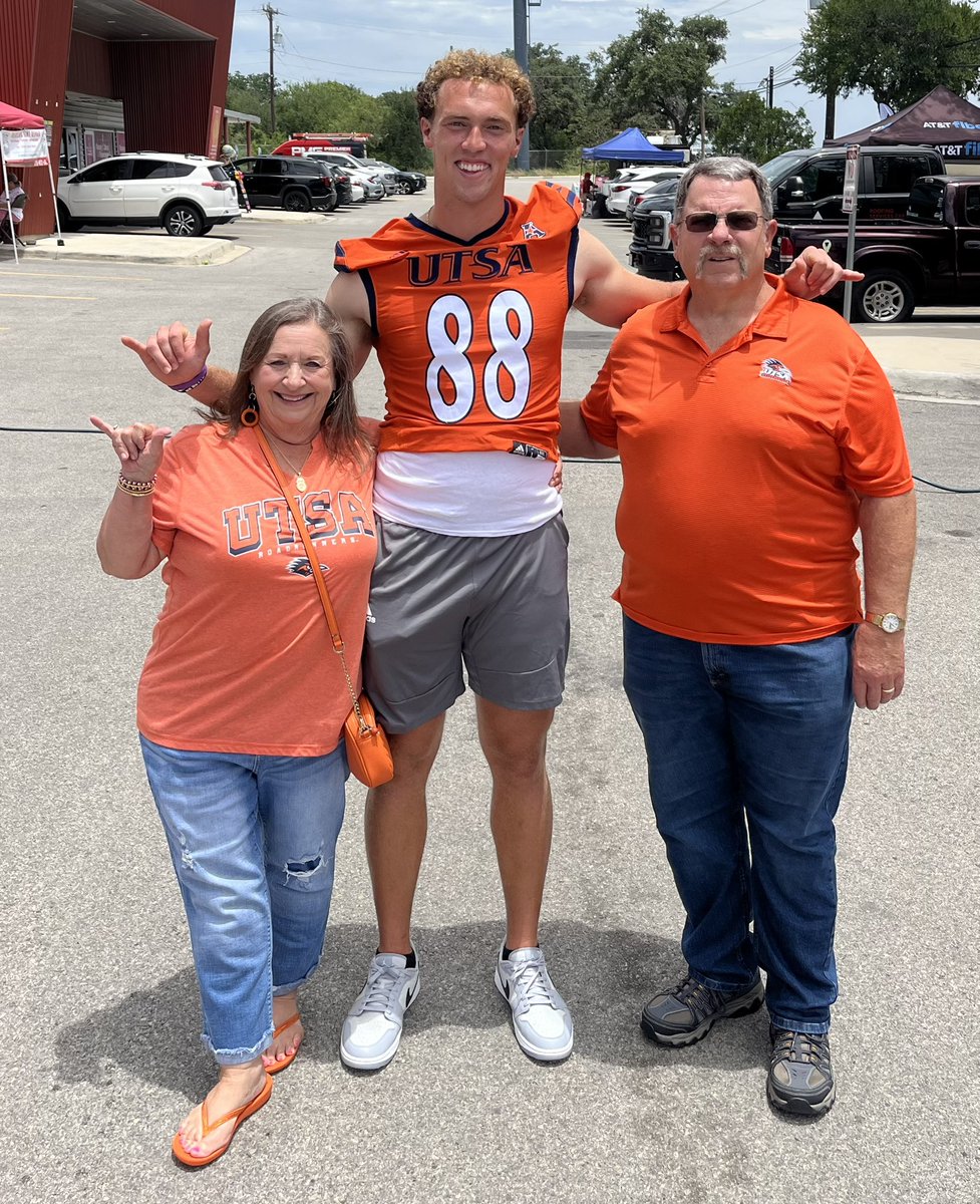<a href="/HoustonThomas16/">Houston Thomas</a> it was nice meeting you 🧡