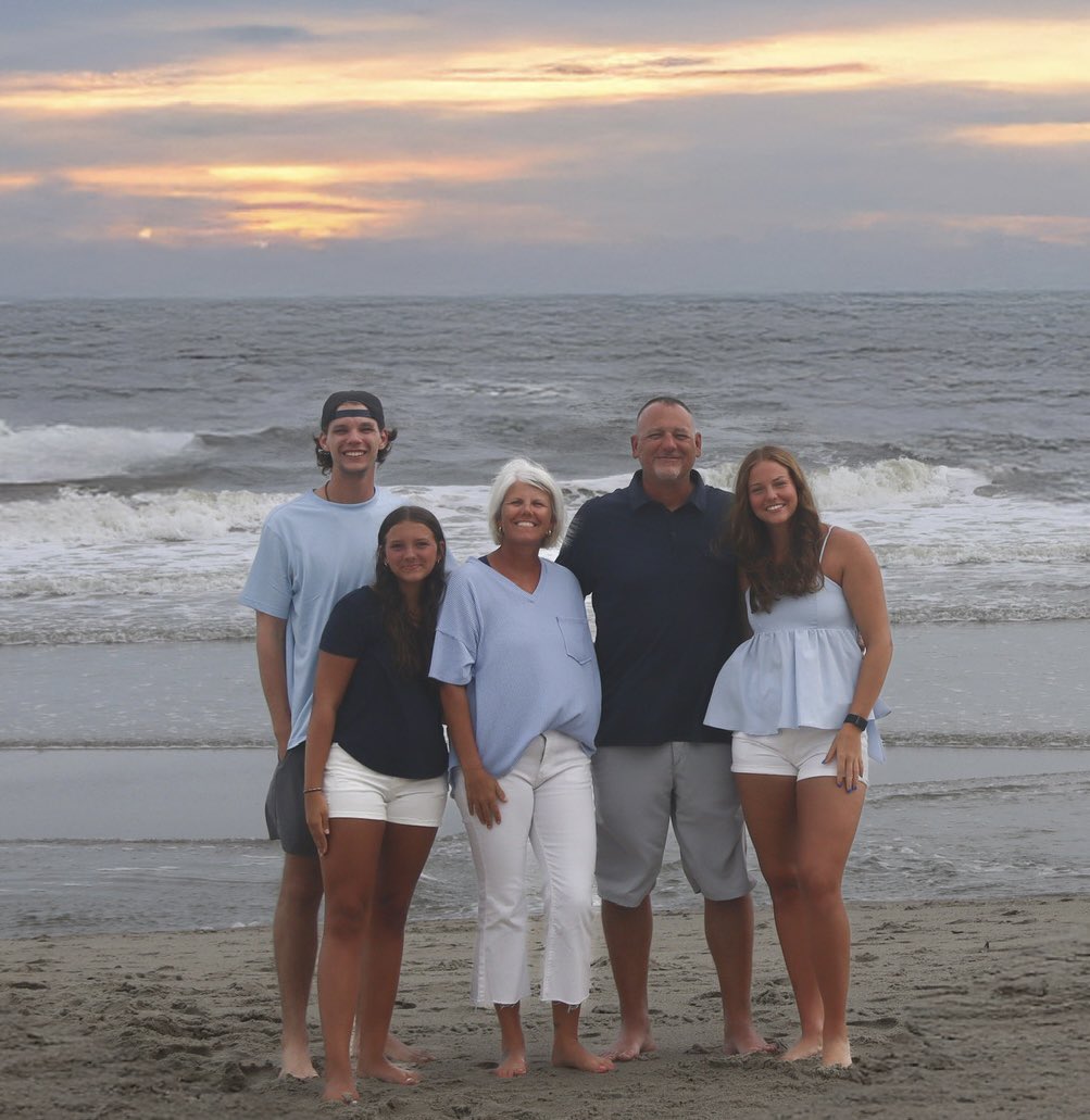 RealKenClarke's tweet image. OKI 2025 
Family Beach Vaca
Best week of the year 💯🏖️☀️
#makingmemories
#familyovereverything