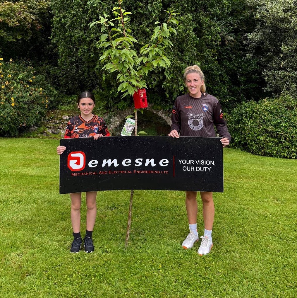 ArmaghLGFA (@armaghlgfa) on Twitter photo ARMAGH GOLF CLASSIC - MAIN SPONSORS 2025 ⛳️
Thank you to Demesne Mechanical & Electrical Engineering Ltd 💡for your continued support towards our annual golf classic for 2025  🧡🤍
Lúsaí-Kate Duffy is pictured with senior player Kelly Mallon 🏐⛳️
#WeAreArmagh ARMAGH GOLF CLASSIC - MAIN SPONSORS 2025 ⛳️
Thank you to Demesne Mechanical & Electrical Engineering Ltd 💡for your continued support towards our annual golf classic for 2025  🧡🤍
Lúsaí-Kate Duffy is pictured with senior player Kelly Mallon 🏐⛳️
#WeAreArmagh
