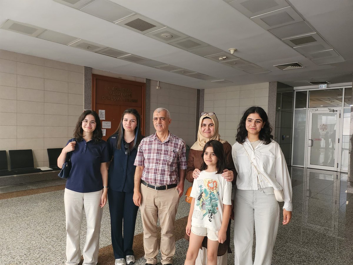 kafasts's tweet photo. Şu adama gerçekten helal olsun o kadar dua alıyor ki.Tarihe yazılan insanlardan..@gergerliogluof 
Kaybedilen Adalet in peşinde koşuyor sağolsun. https://t.co/uQ3iqALV4t