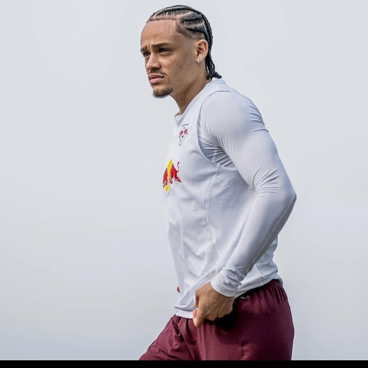 Xavi Simons, Chelsea'nin çok beğendiği bir oyuncu. Kulüp içindeki yetkililer onun tarzını beğeniyorlar ve bu nedenle Simons, Chelsea için hala bir seçenek olmaya devam ediyor.

[<a href="/FabrizioRomano/">Fabrizio Romano</a>]