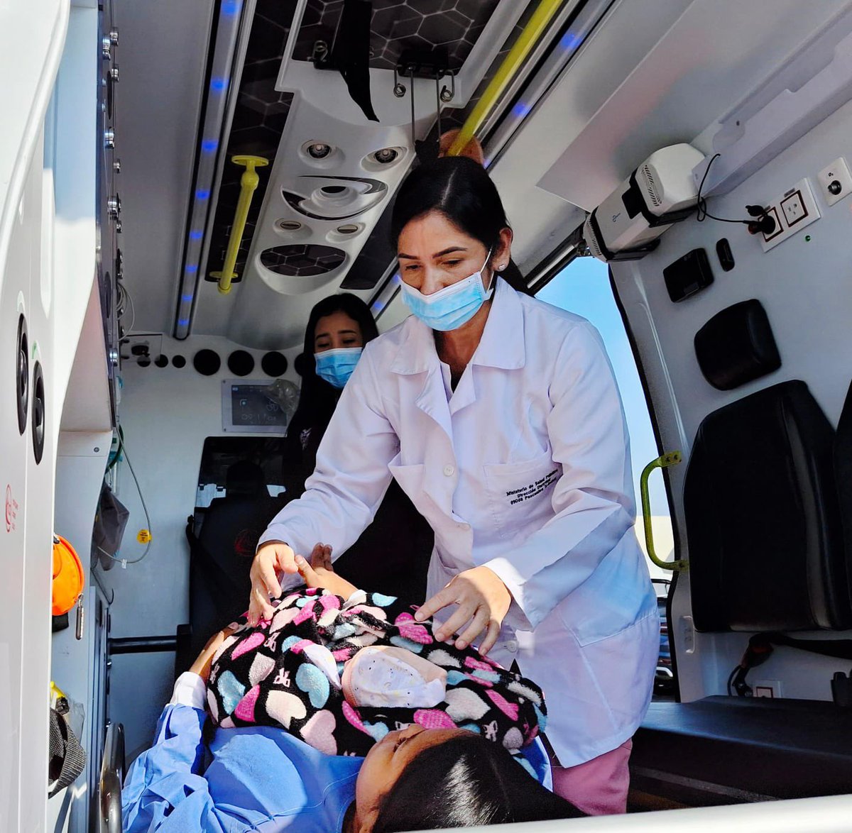Coordinación Zonal 8 🇪🇨 (@salud_cz8) on Twitter photo Ambulancias 🚑🚑 🚨 de las unidades de <a href="/Salud_Ec/">Ministerio de Salud Pública 🇪🇨</a> tipo C, #BastiónPopular y #CiudadVictoria del #Distrito09D08 se encuentran operativas ante cualquier requerimiento de la ciudadanía.
#ElNuevoEcuador Ambulancias 🚑🚑 🚨 de las unidades de <a href="/Salud_Ec/">Ministerio de Salud Pública 🇪🇨</a> tipo C, #BastiónPopular y #CiudadVictoria del #Distrito09D08 se encuentran operativas ante cualquier requerimiento de la ciudadanía.
#ElNuevoEcuador