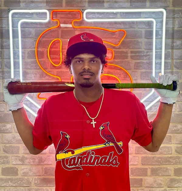 CardsPlayerDev's tweet image. Congratulations to 3B Edward Guribe & RHP Branneli Franco on being named 2025 DSL All-Stars!
Guribe, 18, is slashing .276/.388/.490 with 13 XBH, 20 RBI & 18 R through 27 games.
Franco, 18, owns a 2.57 ERA, 0.86 WHIP and .167 opp. average through 5 appearances.
The DSL All-Star…