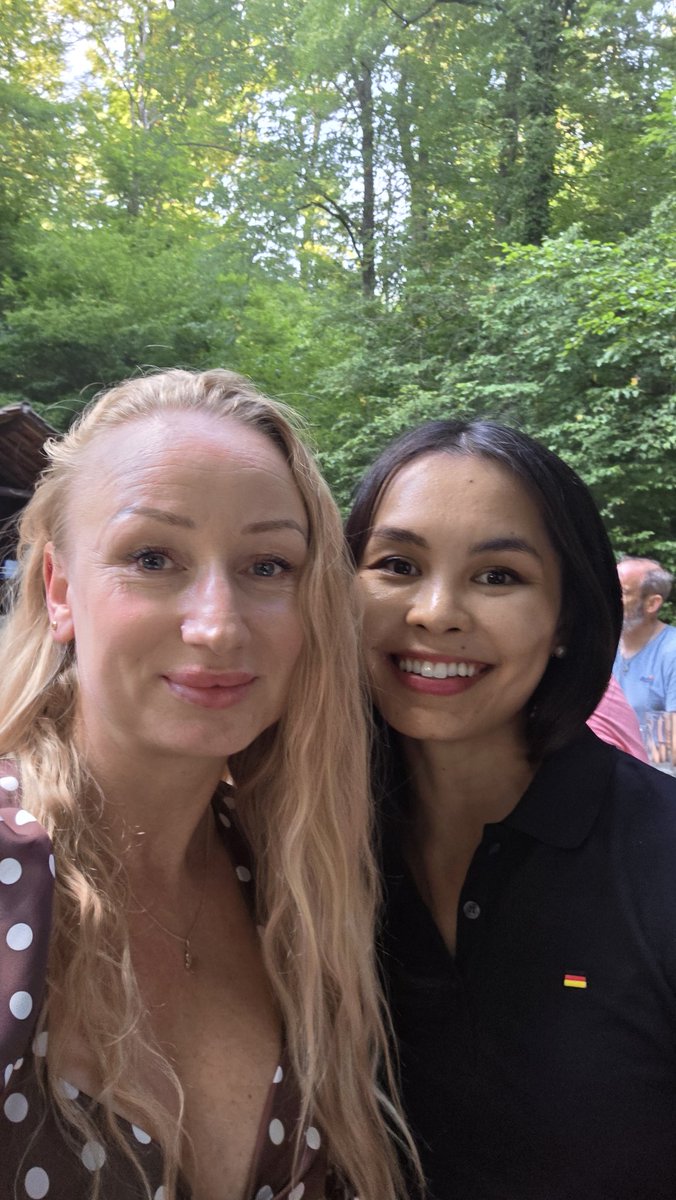MartaMH13's tweet image. Auf den Sommerfest der AfD trifft man nette Menschen 💙❤️
@nguyen_afd