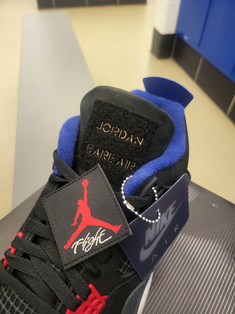 Early pair with the gold writing ✍️ 🟡 <a href="/snkr_twitr/">SNKR_TWITR</a>