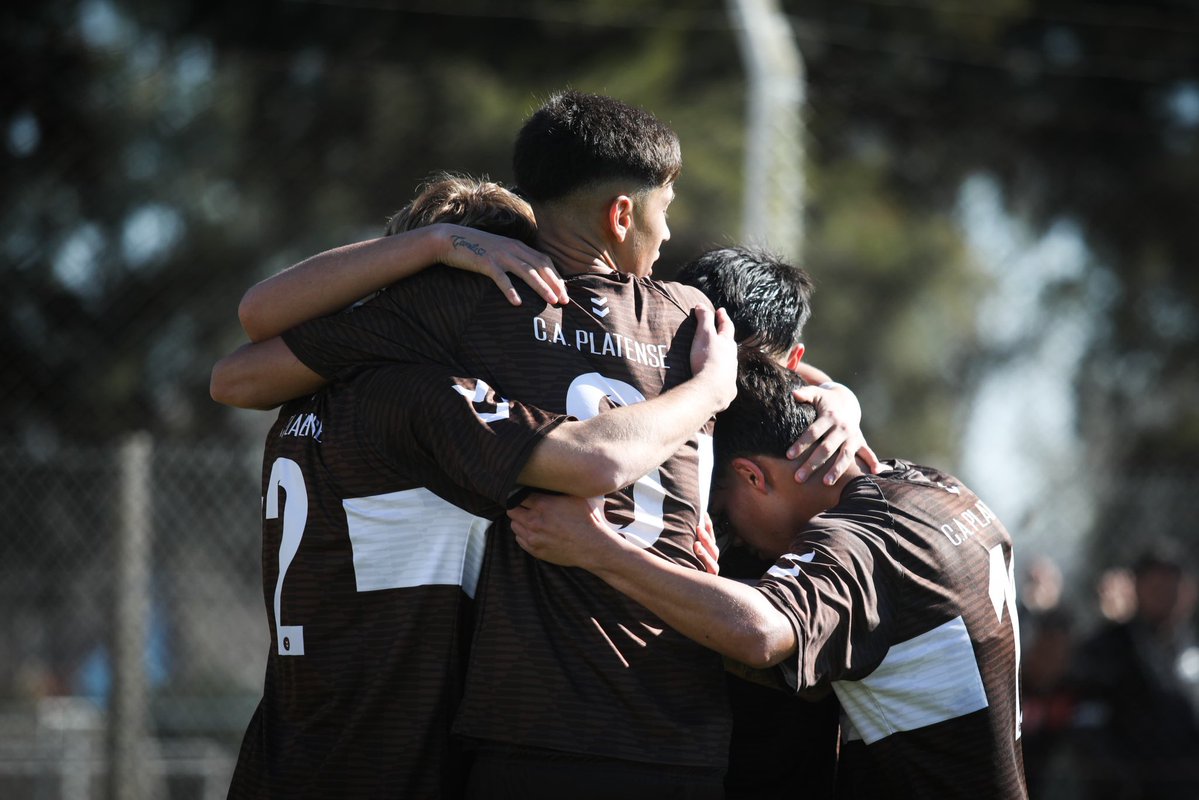 inferiorescap's tweet image. #JuvenilesLPF #SextaDivisión
🔚 Final
✅ ¡Goleó Èl Calamar🦑! Fue 4-0 sobre Aldosivi (MdP) en el último partido de la pendiente fecha 10.
⚽️ Tomás Raimundo, Isaías Guzmán, Fausto San Pedro de penal y 🎥 Renzo Chiarello.
#SiemprePlatense🤎