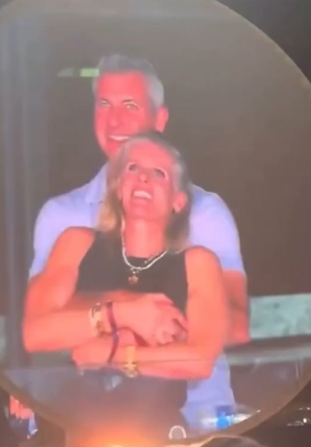 Michellek4040's tweet image. Only 6 more weeks til we see these two on College GameDay