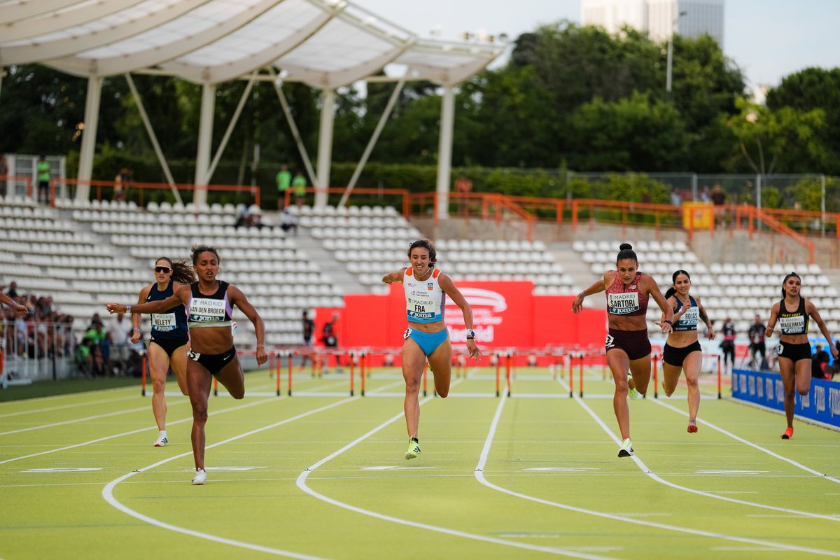 AthleticsTourES's tweet image. 400 m vallas 🚺#MeetingMadrid

1ª  Naomi VAN DEN BROECK 🇧🇪 ⏱️54.37
...
3ª  @daniela_f_p_ ⏱️54.97 MP
(2ª española de todos los tiempos)
Líder 🇪🇸 del año
👏👏👏

📊bit.ly/450UpjH
📺 @teledeporte