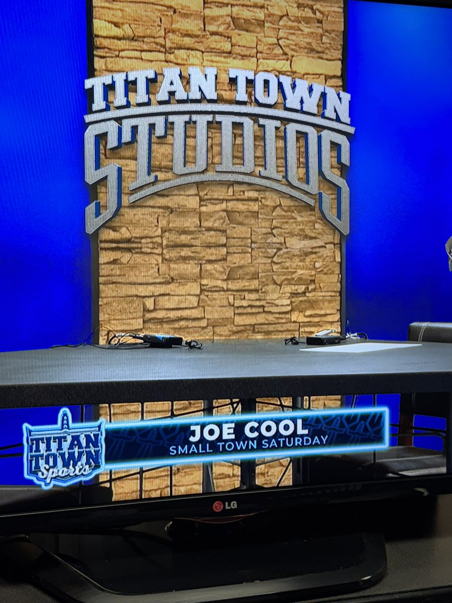 markslezak2's tweet image. Come check us out!! The Titan Radio and TV studios are open to the public from 2-4pm!!!
All part of Small Town Saturday in New Wilmington😎😎😎😎😎😎😎😎😎
@WCN247 @WC_Titans @WCtitansFB @WC_WBB @Westminster_MBB