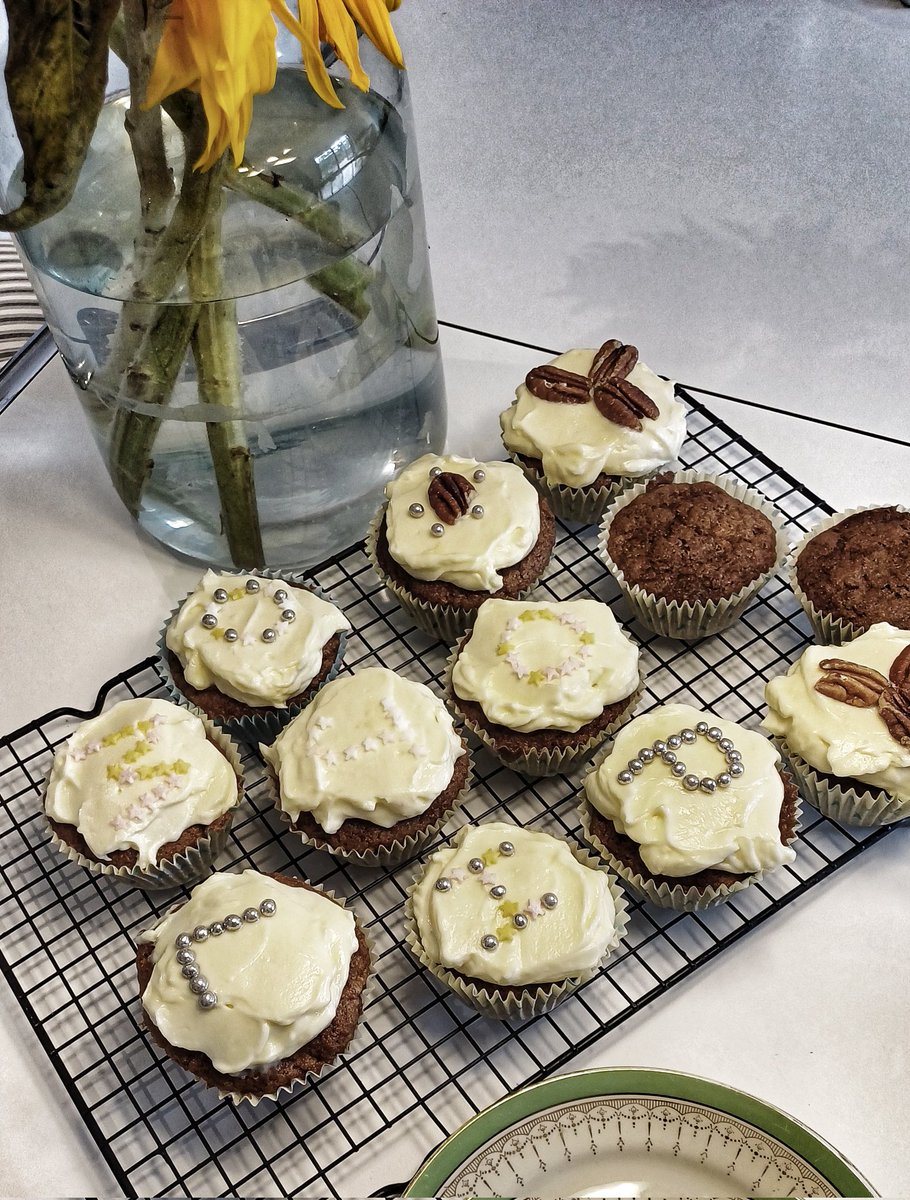 Lucy_Worsley's tweet image. Been making cakes for (some of) my friends. Hope I am not sowing competition and envy by posting this pic