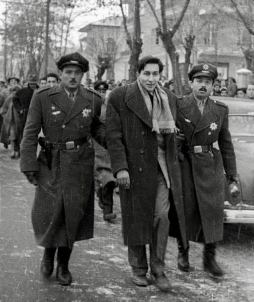 OkuneOrg's tweet image. #AltanÖymen (1932-2025) #Trabzon asıllı gazeteci, yazar ve siyasetçidir. 1950'li yıllardan öldüğü güne dek tutarlı bir sosyal demokrat muhalif çizgide, saygın bir aydın olarak … &amp;gt;&amp;gt;
tr.okune.org/wiki/index.php…