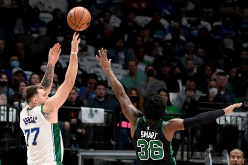 LukaMuse__'s tweet image. BREAKING: Luka Doncic reached out to Marcus Smart about joining the Lakers, per @ShamsCharania
👀