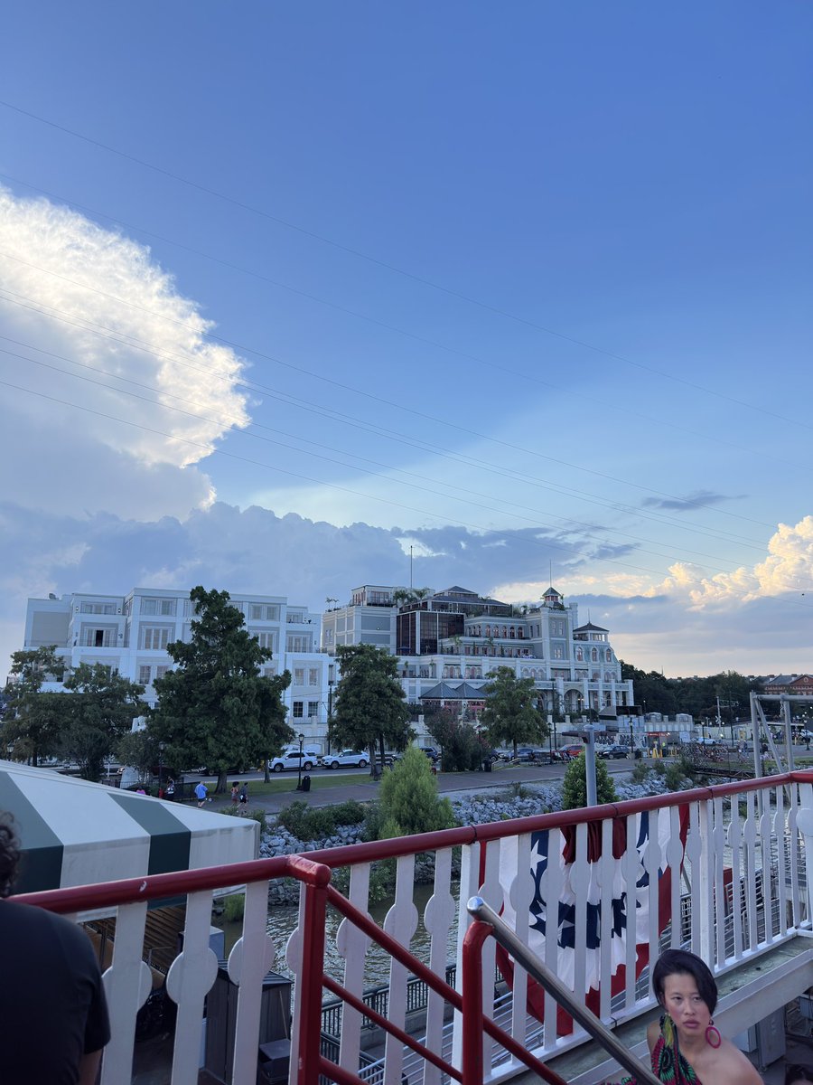 spencerdoteth's tweet image. Unwinding this weekend, a break from crypto twitter, discord & telegram.
No amount of success can replace the moments spent laughing with friends or being fully present with family.
Time with our loved ones is the real wealth. 💫