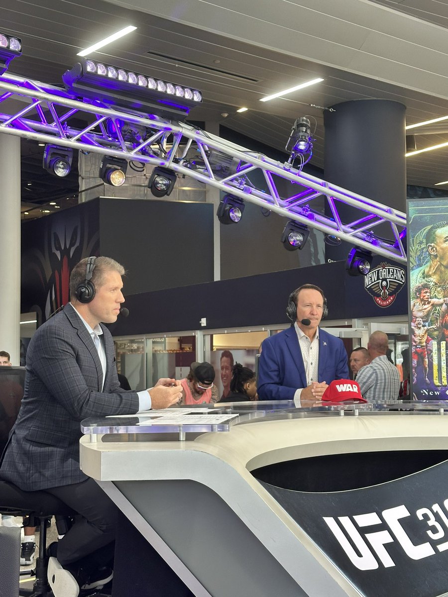 LAGovJeffLandry's tweet image. Tune in to @espn! Talking @DustinPoirier’s Last Dance!