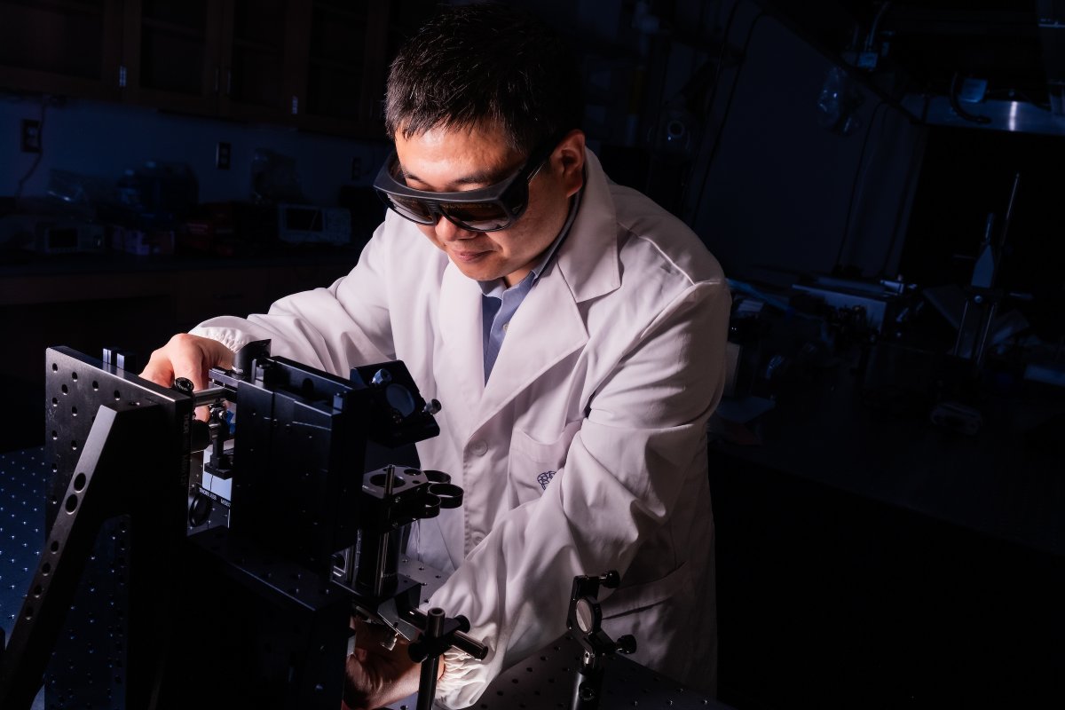 RiceUniversity's tweet image. Rice University’s Lei Li has received an NSF CAREER Award to develop wearable photoacoustic imaging tech that visualizes deep tissue in real time, with just one sensor and smart signal encoding, rethinking how we see inside the human body..
bit.ly/4lvglua