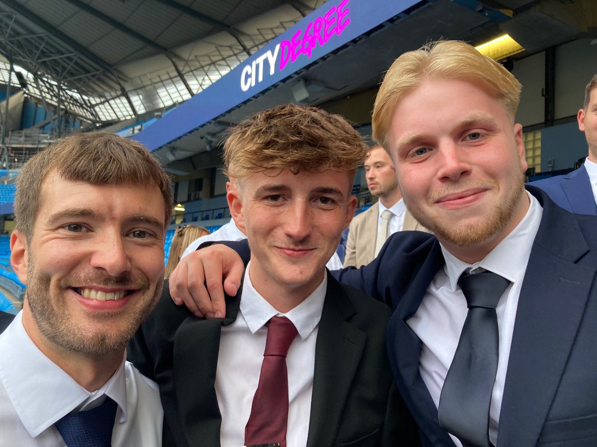 SportDevDebate's tweet image. Proud night with lots of family and tutors in attendance for @ManCity Football in the Community degree.