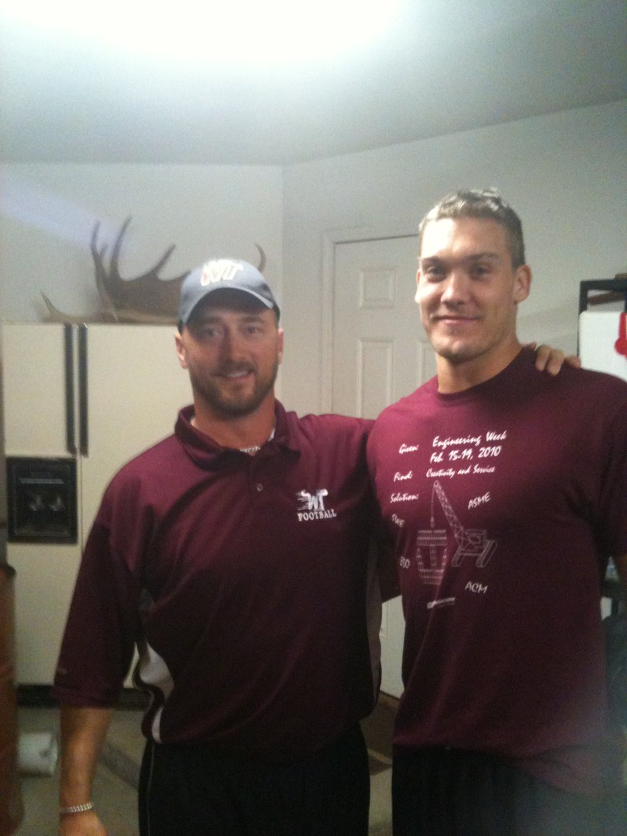 CoachCarthel's tweet image. Saddened to hear the passing of Bryan Braman, one of the greatest players I’ve had the honor of coaching. Will always remember the night you turned your life around, with your first step being to cut the “dreads of the past”. Great heart. Super Bowl Champion. Gone too soon...RIP