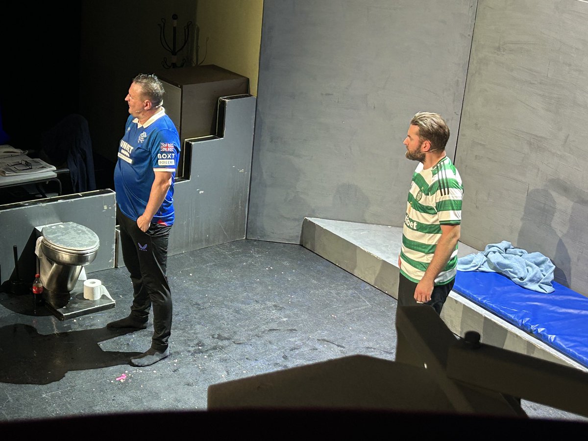 DavidTannerTV's tweet image. What a buzz to appear on stage in “Singing I’m Not a Billy He’s a Tim”.
The anti-sectarian play was on at a packed @AyrGaiety - thanks to everybody who came along.
Great to work with @SimonDonnelly13, @CharlieMiller76, Scott Kyle & @ColinLittle86.
Our next show is at @edfringe!