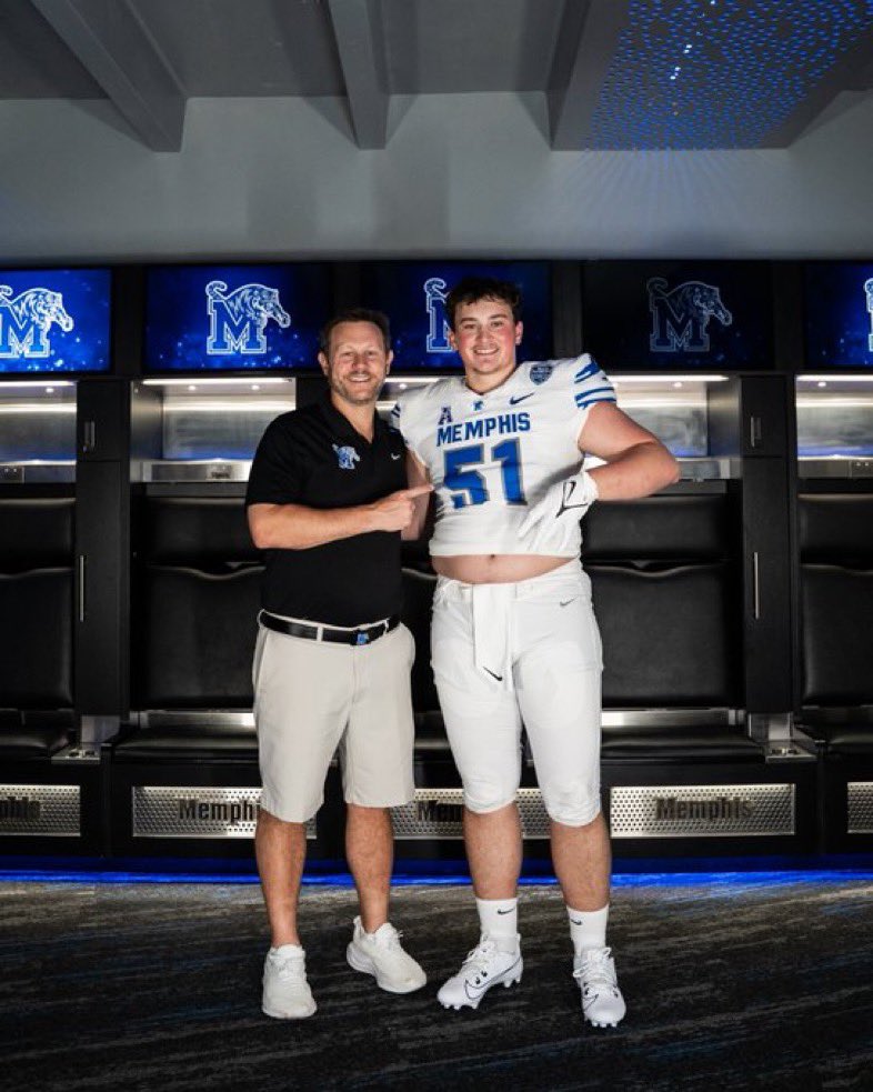 BIG birthday shout out to our commit <a href="/carey_clayton51/">Carey Clayton</a>!

Show love, Tiger Nation! 🔵🐯⚪️