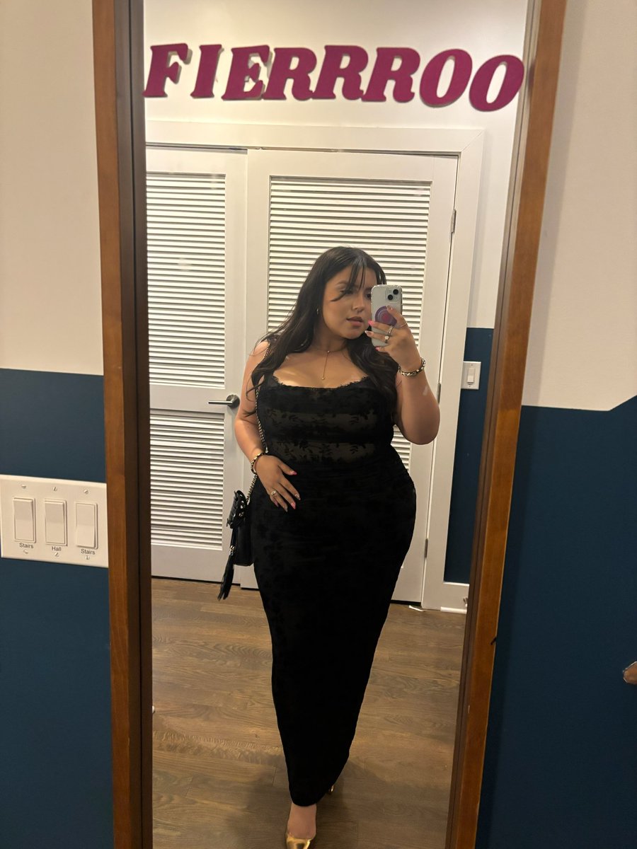 divinaaa___'s tweet photo. sup bitches https://t.co/TC1obvkfsz