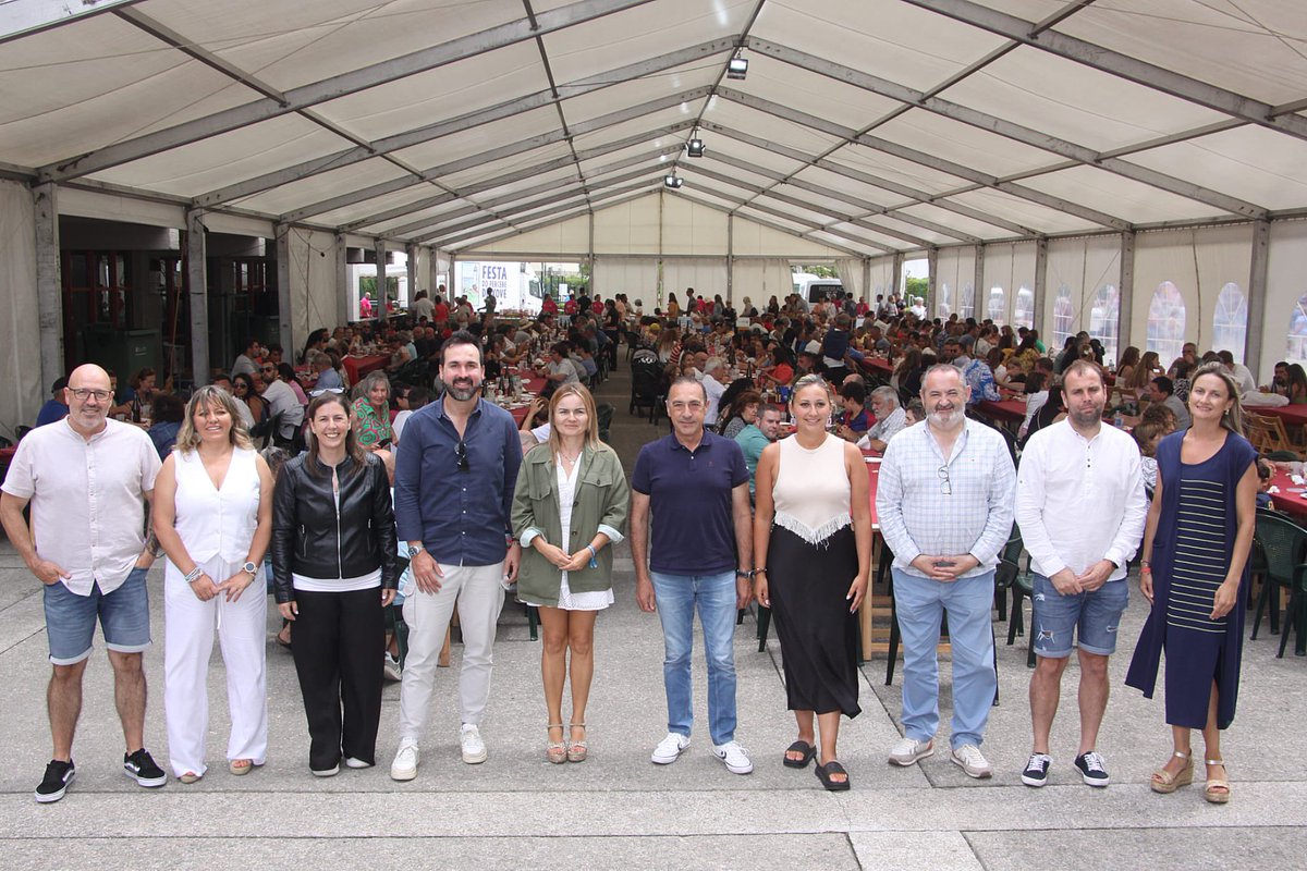 BalseiroLugo's tweet photo. 🌊 A Mariña está de moda!!

XXV Mercado medieval de #Alfoz
XII Festa do Percebe de #Xove

Que ben o pasamos
#GaliciaCalidade https://t.co/Hw0A9PU0wD