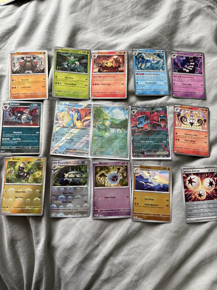 ichoosejack's tweet photo. White Flare ETB https://t.co/lp84g3Tvo7