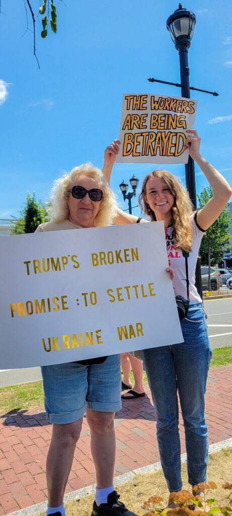 curtis4state's tweet image. Joining a good group of people protesting Trump’s policies at the Riley Plaza in Salem this afternoon!