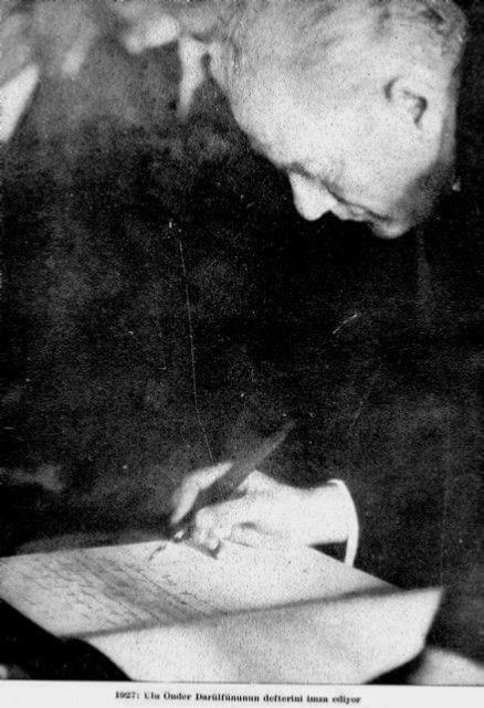 -Atası TÜRK olup,
NE MUTLU TÜRK'ÜM DİYENE.