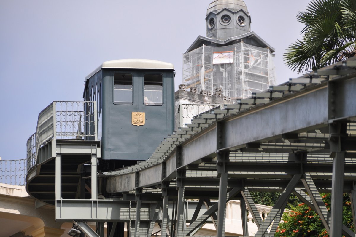 funimag's tweet image. Bon aujourd'hui je n'ai pas vu l'étape du #TDF2025
mais je suppose que vous n'avez rien vu des funiculaires de l'étape: Pau, Lourdes Pic du Jer, Barèges Pic de l'Ayré et Luchon La Chaumière.
N'est-ce pas ou je me trompe? 🇫🇷 🚞 🚴♀️
#funiculaire #Pau #Luchon #cyclism #TDF #lesRP
