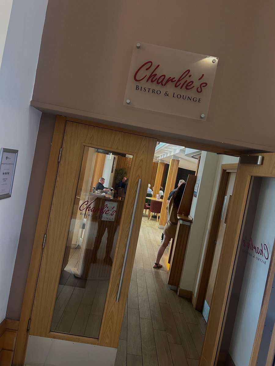 I fly over to Northern Ireland that frequently that La Mon (hotel I usually stay at) have decided to name a bar after me 🤣🤣 

#AnythingisPossible