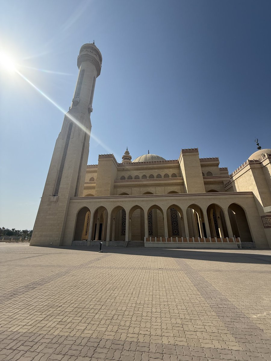 tomrocksmaths's tweet image. Al Fateh Grand Mosque in Bahrain. The largest mosque in the country capable of holding 11,000, or approximately 1% of the total Muslim population of Bahrain. If the population of Bahrain is ~1.5 million, what proportion is Muslim?